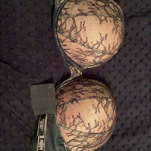 Victoria’s Secret Strapless bra